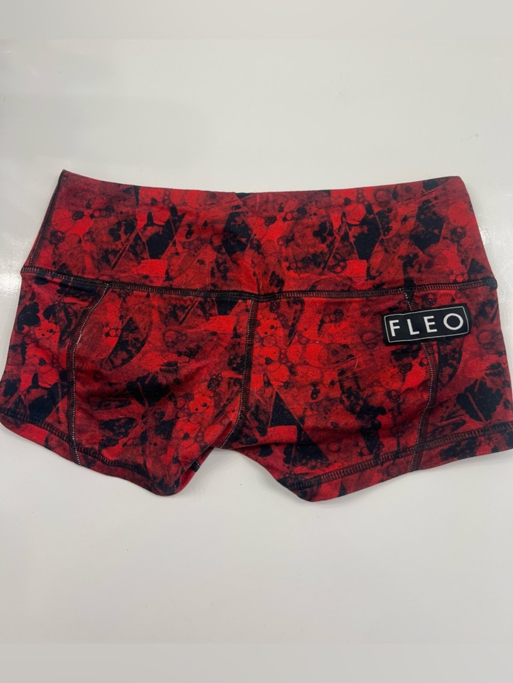 FLEO Red Black Printed Women’s Performance Shorts Low-Rise